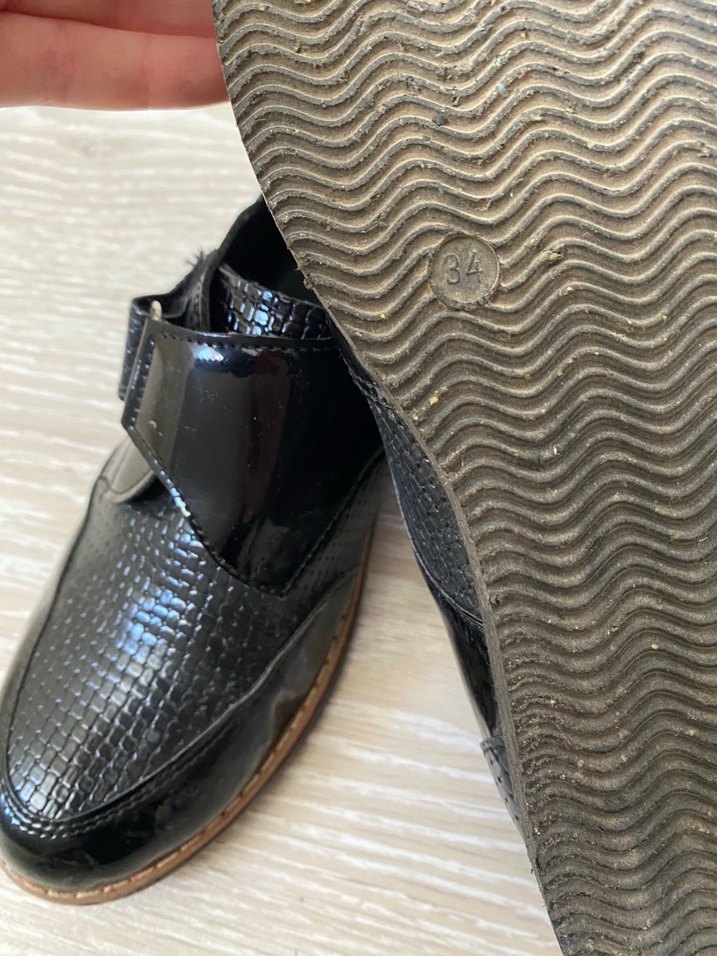 Koyu Siyah Desenli Tokalı Erkek Çocuk Ayakkabısı - Görsel 3