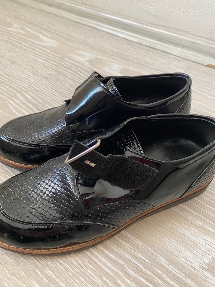 Koyu Siyah Desenli Tokalı Erkek Çocuk Ayakkabısı - Görsel 4