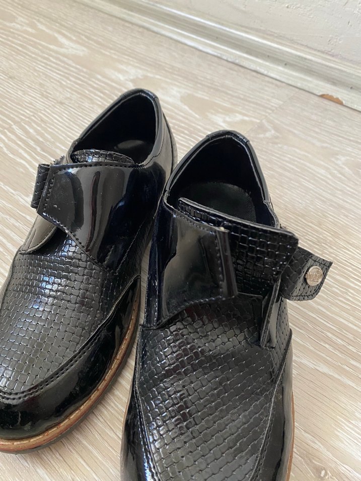 Koyu Siyah Desenli Tokalı Erkek Çocuk Ayakkabısı - Görsel 2