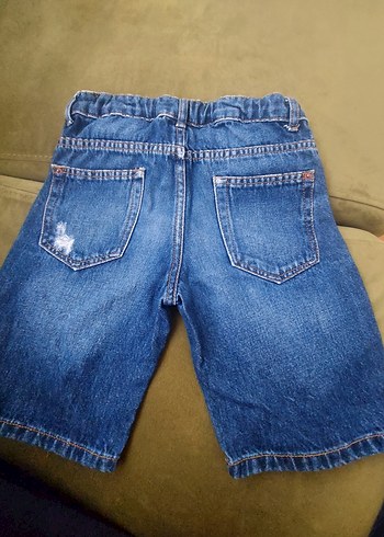 Nakışlı Renkli Bol Kesim Erkek Kot Şort - Görsel 3