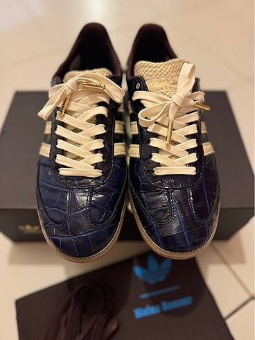 42.5 Beden Adidas özel seri ayakkabı