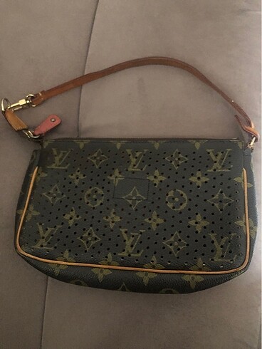 Louis Vuitton Küçük el çantası