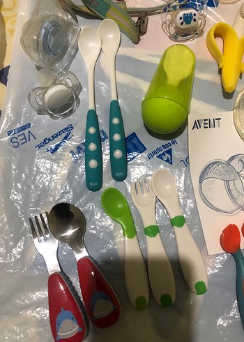 Renkli Bebek Biberonları suluklar,kaşık çatal ve tabak,emzikler - Görsel 5