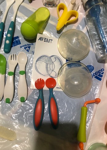 Renkli Bebek Biberonları suluklar,kaşık çatal ve tabak,emzikler - Görsel 4