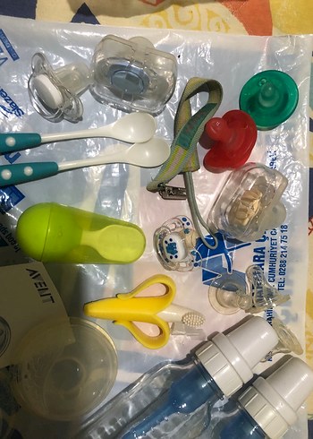 Renkli Bebek Biberonları suluklar,kaşık çatal ve tabak,emzikler - Görsel 6