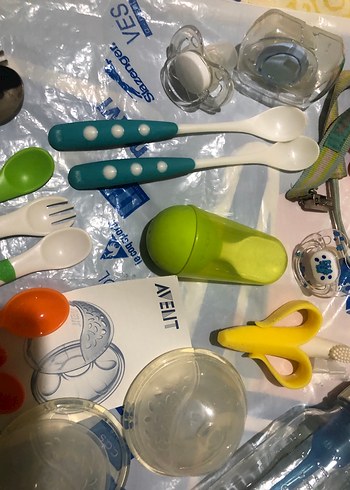 Renkli Bebek Biberonları suluklar,kaşık çatal ve tabak,emzikler - Görsel 9