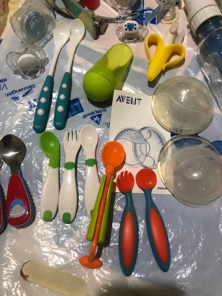 Renkli Bebek Biberonları suluklar,kaşık çatal ve tabak,emzikler - Görsel 3