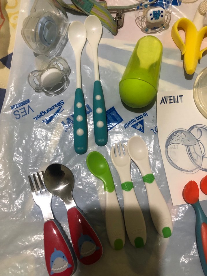 Renkli Bebek Biberonları suluklar,kaşık çatal ve tabak,emzikler - Görsel 5