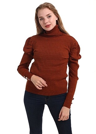 Düğme Detaylı Body