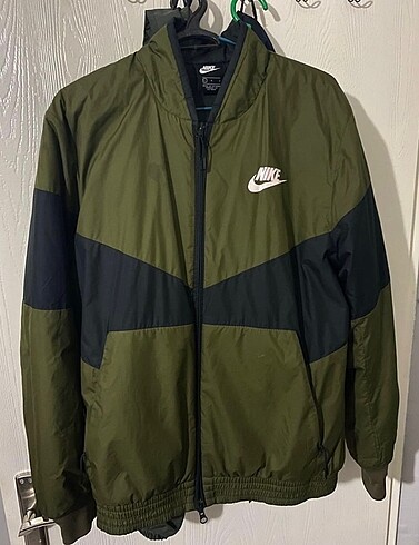 nike mont