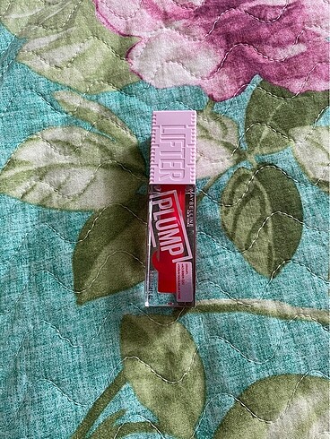 Maybelline lifter plump 004