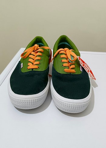 Vans 44