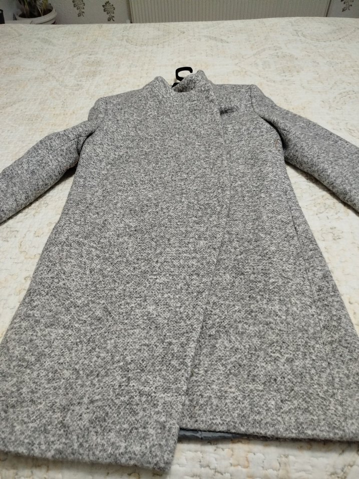 Gri Düğmeli Kadın Kaban - Görsel 2