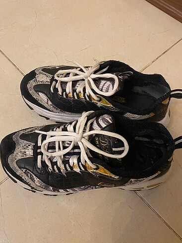 Skecher d lite