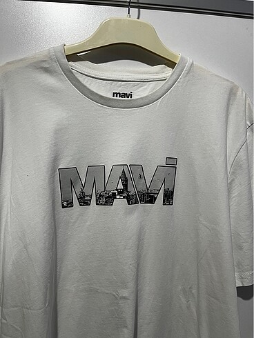 Mavi Jeans Mavi markalı beyaz tshirt