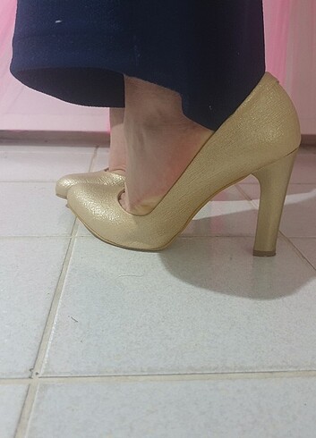 Pierre Cardin Gold Platform
