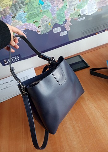 Kemer Detaylı Lacivert Deri Kadın Çanta - Görsel 4