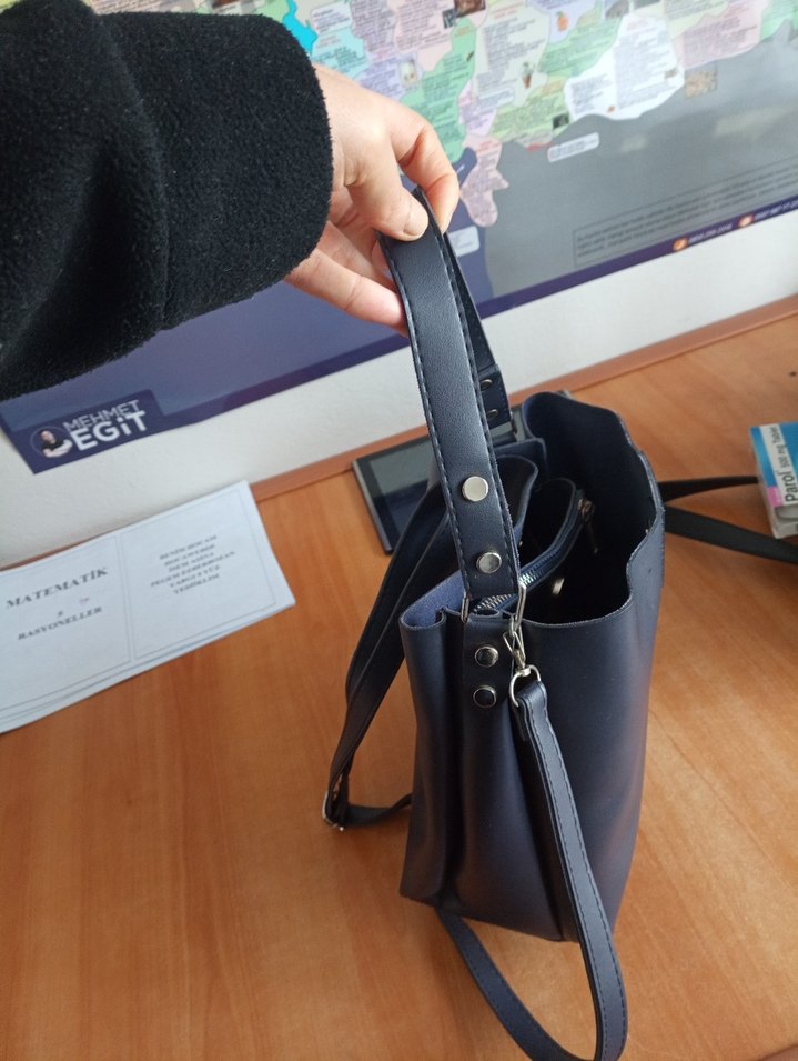 Kemer Detaylı Lacivert Deri Kadın Çanta - Görsel 3