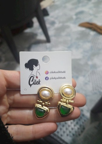 Vintage Mini Altın Renkli Parlak Küpe - Görsel 3