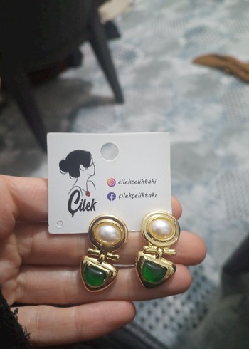 Vintage Mini Altın Renkli Parlak Küpe - Görsel 4