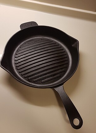 Lava 28 cm döküm ızgara tava