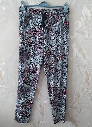 Yazlık leopar desenli pantolon 