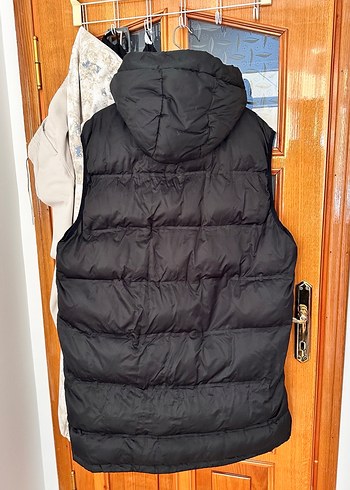 Siyah Kapüşonlu Erkek Şişme Yelek - Görsel 3