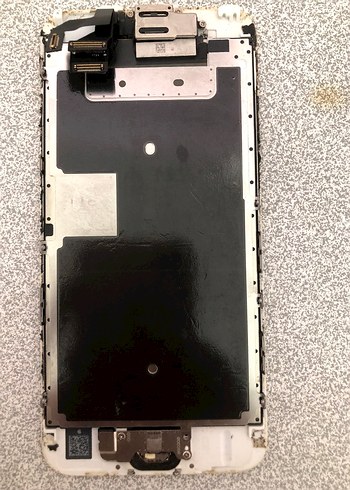 iPhone 6s ekran kırık kullanıma engel değil tüm parçaları mevcut - Görsel 2