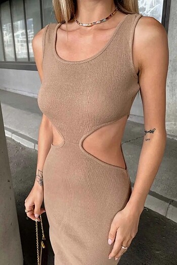 Urban Outfitters Yan dekolte elbise