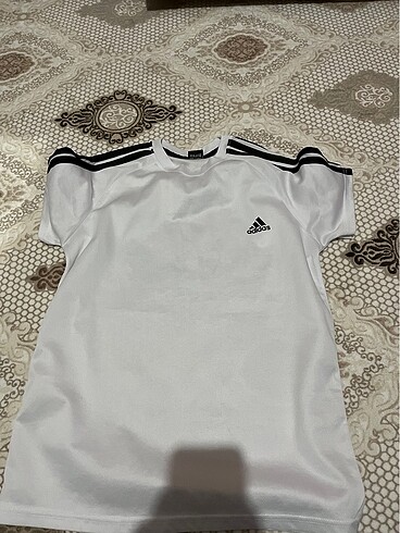 Adidas tişört
