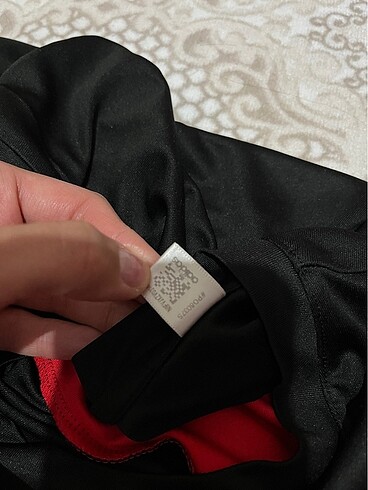 m Beden Adidas tişört
