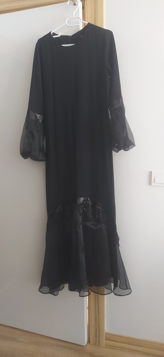 Siyah İşlemeli Uzun Kollu Gotik Uzun Elbise - Görsel 3