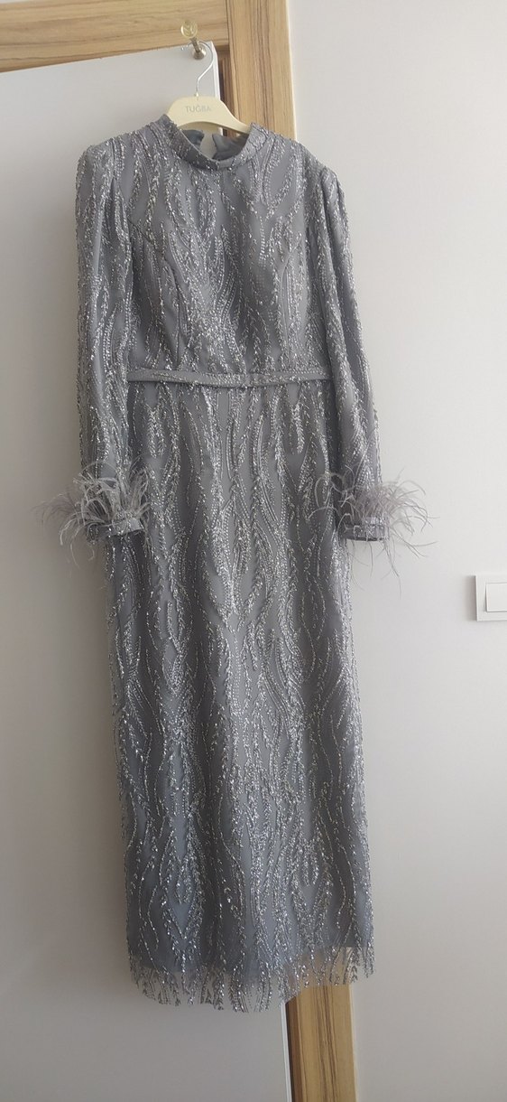 Kadın Gri Uzun Abiye Elbise Tüy Detaylı - Görsel 2