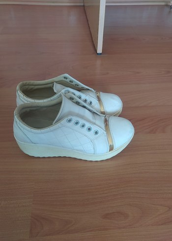 Beyaz Kadın Dolgu Topuklu Minimalist Spor Ayakkabı - Görsel 5