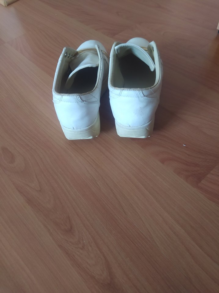 Beyaz Kadın Dolgu Topuklu Minimalist Spor Ayakkabı - Görsel 2