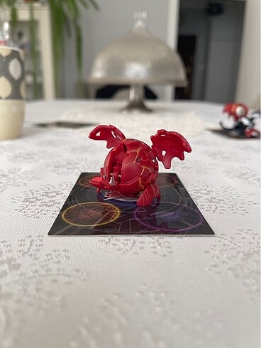 Bakugan Pyrus Tuskor B2