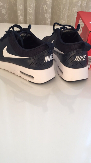 37 Beden Nike thea 