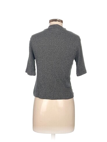 m Beden H&M Bluz %70 İndirimli.