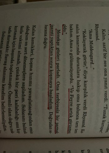  Beden Sarah J. Maas - Dikenler ve Güller Sarayı