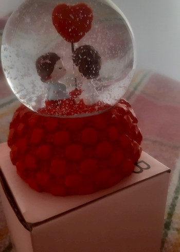 Işıklı Sevgili Figürü kar küresi 9 cm - Görsel 2