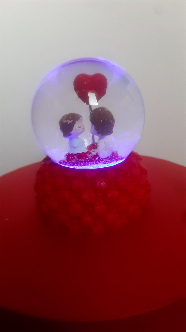 Işıklı Sevgili Figürü kar küresi 9 cm - Görsel 4