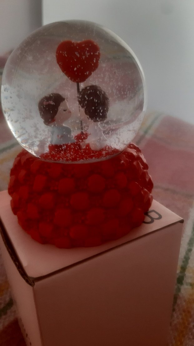 Işıklı Sevgili Figürü kar küresi 9 cm - Görsel 2