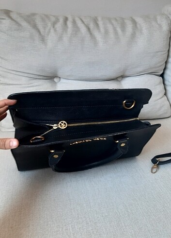 Michael Kors siyah kol çantası  - Görsel 3