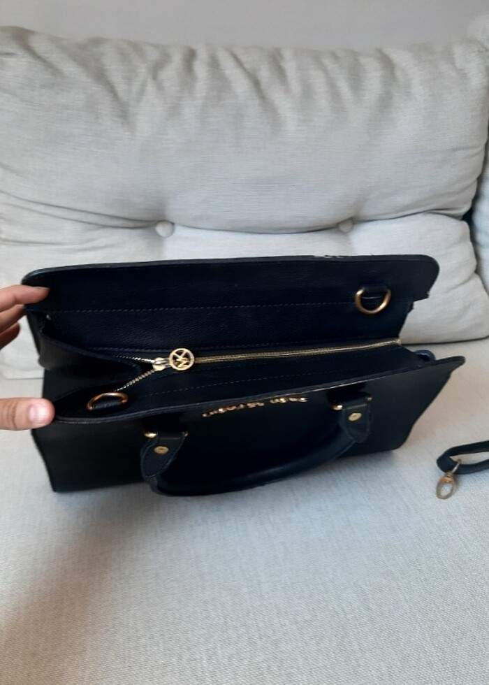 Michael Kors siyah kol çantası  - Görsel 3