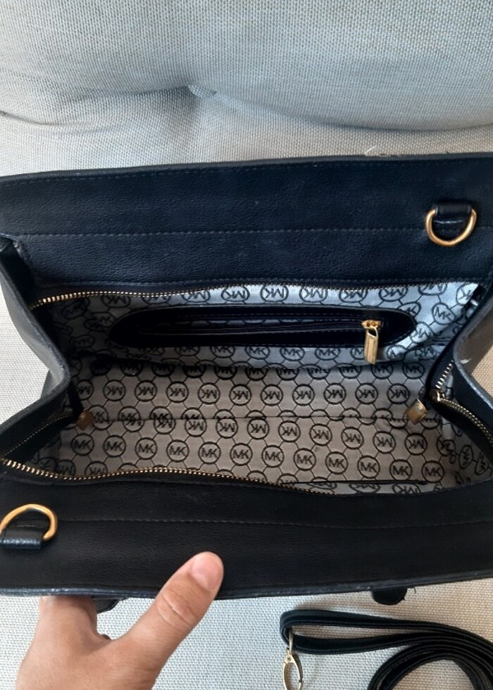 Michael Kors siyah kol çantası  - Görsel 5