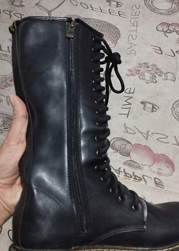 voiceofanangel marka Siyah Deri bot 36 numara sifirdan farksız. - Görsel 6