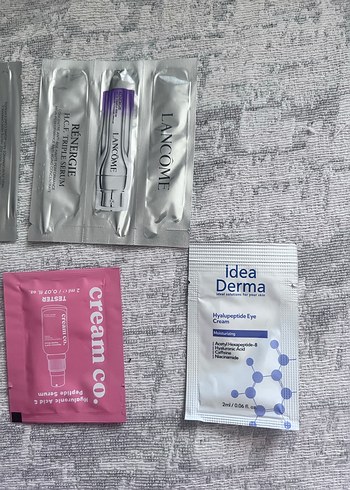 Farklı markalardan kadın cilt bakım ürünleri seti - Görsel 3