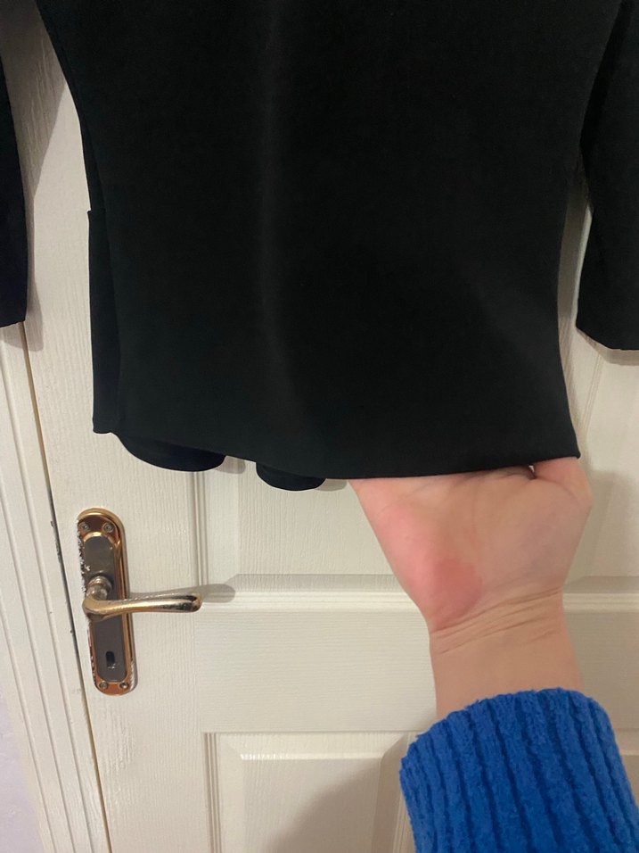 Kadın Siyah V Yaka Uzun Kollu Bluz - Görsel 4