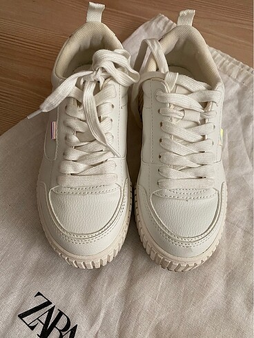 Zara Zara beyaz ayakkabı