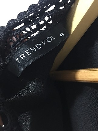 40 Beden Trendyol siyah v yaka tulum dantel detaylı
